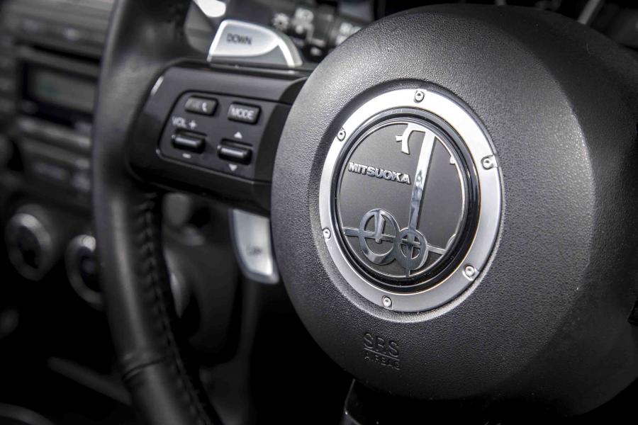 Детали интерьера Mitsuoka Roadster 2015 года  (фото 5 из 8)